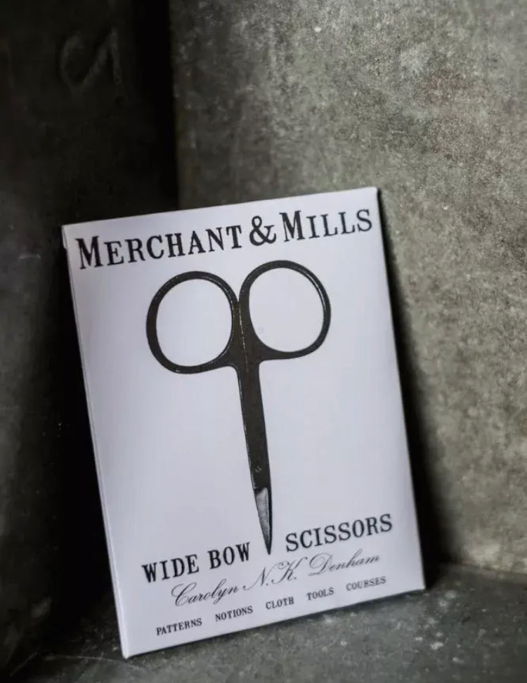Wide Bow Scissors