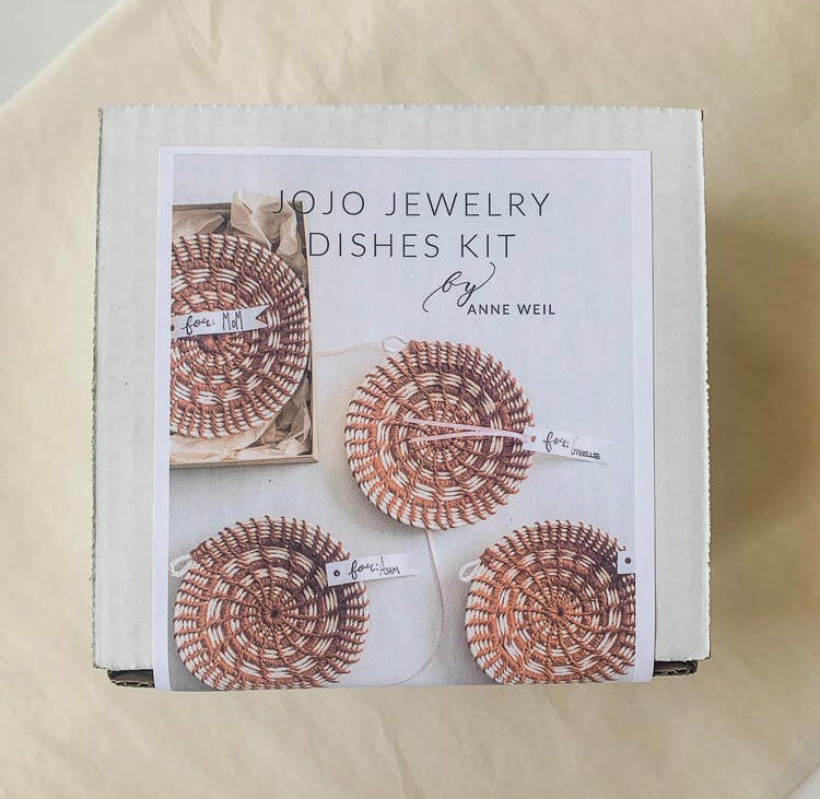 Jojo Jewelry Dishes Kit - Black and Ivory